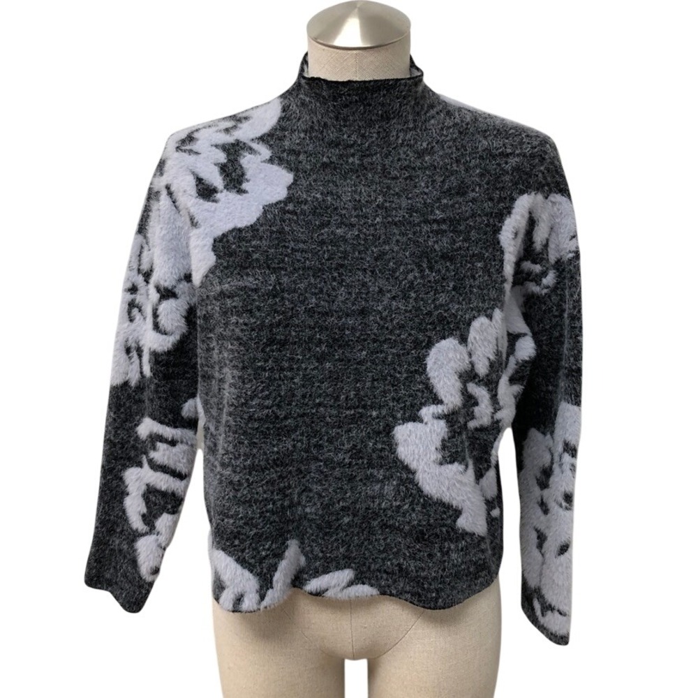 Anthropologie Sweater Womens XS Gray Lavender Floral Mock Neck Fuzzy Eyelash